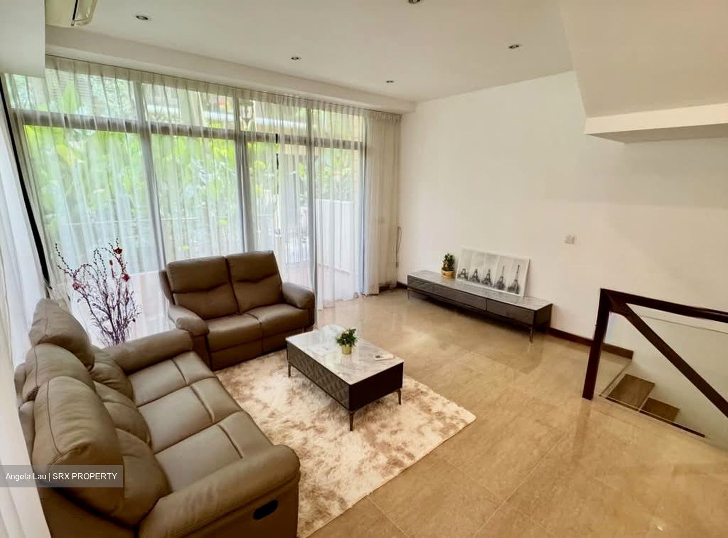 Holland Link (D10), Terrace #548779321